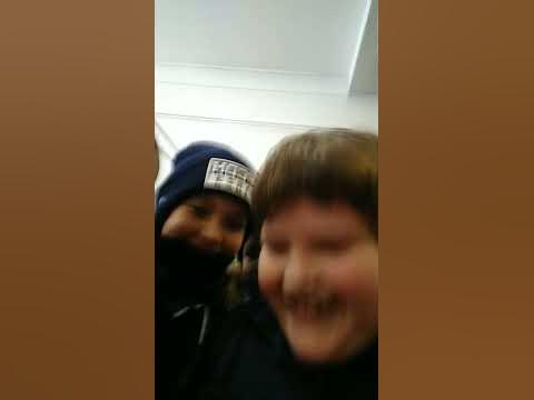 мы тусим в школьной раздевалке - YouTube
