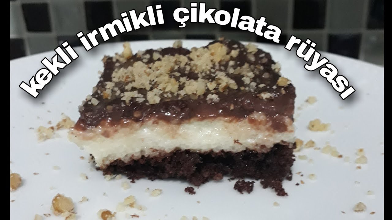 Kekli irmikli çikolata rüyası / yağsız çikolata soslu pasta / muhallebi