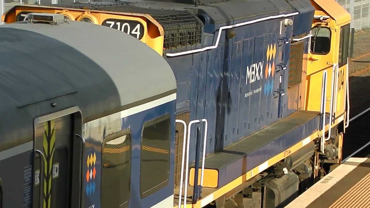 DL 9072 on train MP8