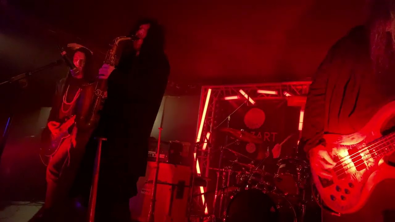 Five The Hierophant : 17 Minutes Live In Paris