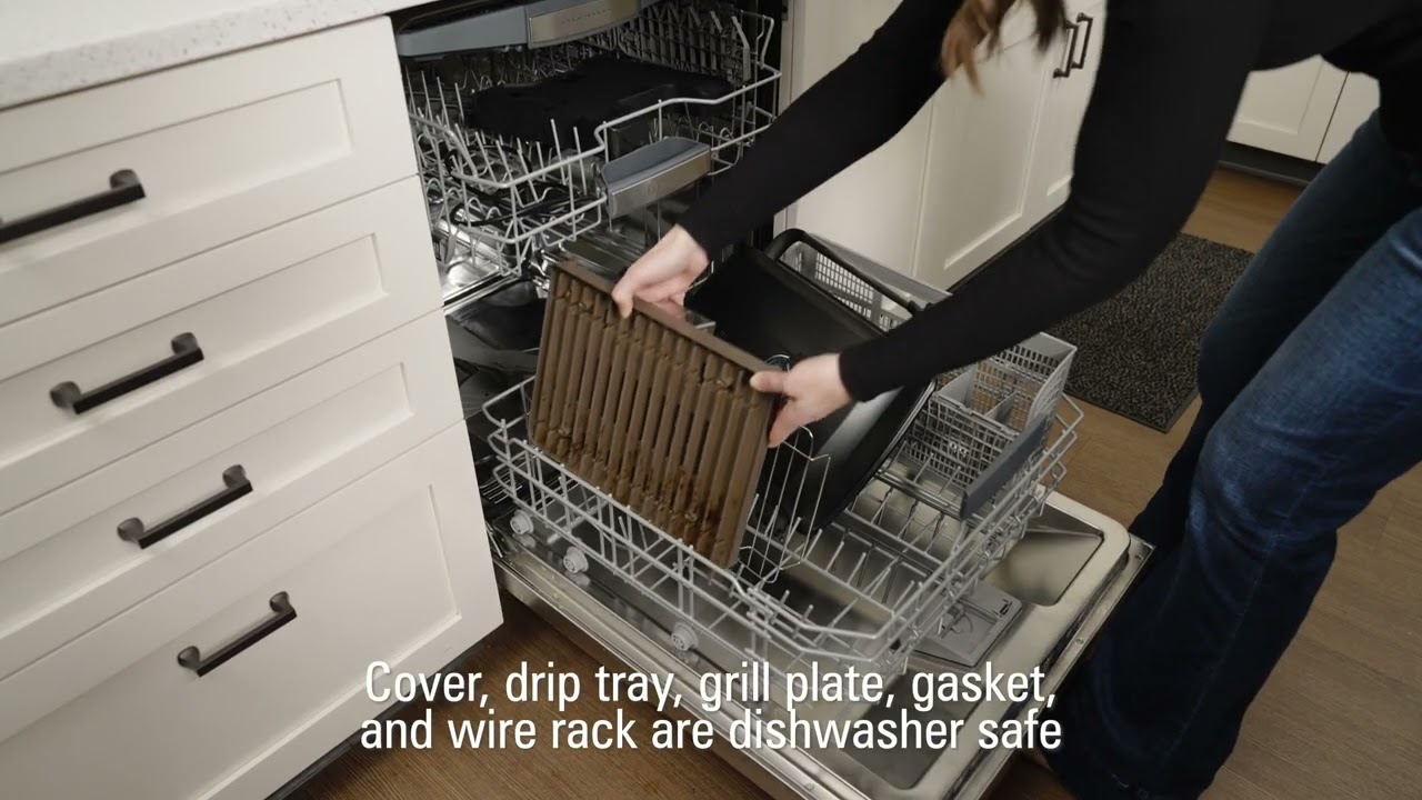 How to clean your grill | Hamilton Beach ® Indoor Searing Grill with Hot/Cold Smoke Infuser (25375)