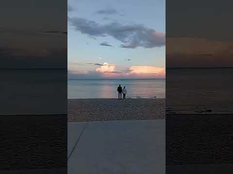 Вечернее чудо! Замки из облаков под луной!
