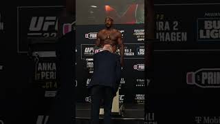Khalil Rountree Jr. is ripped 🚨 #ufc320