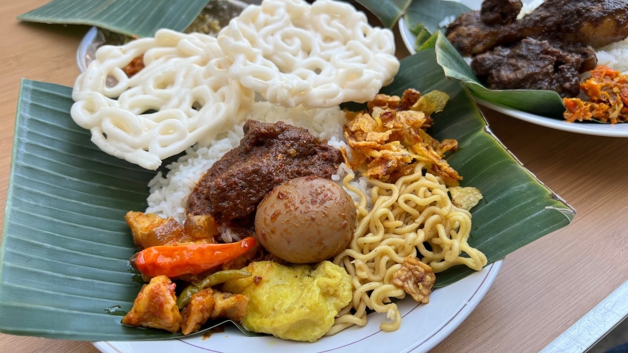 NASI CAMPUR LEGENDARIS TIAP HARI LARIS..!!