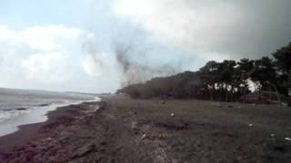 Tornado in Ureki part 2.AVI