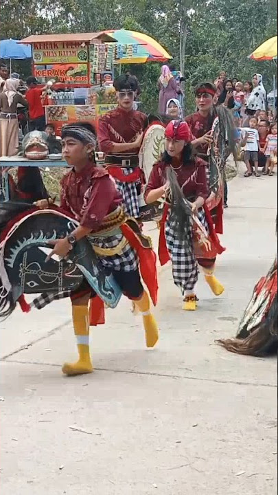 ebeg banyumasan tari pembuka prajuritan