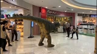 viral seekor Dinosaurus ngamuk di mall festival citylink