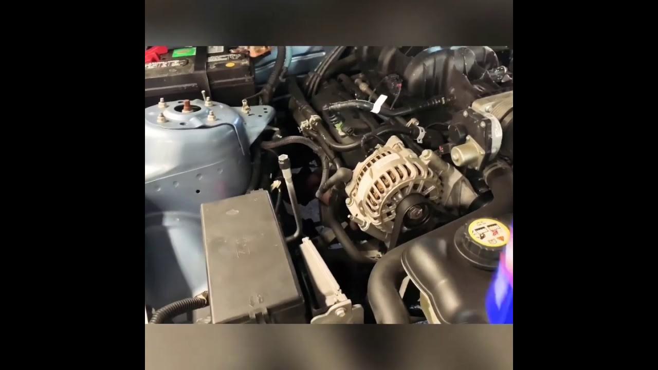 2006 Ford Mustang como cambiar válvula de pcv del coche(pCV Valve