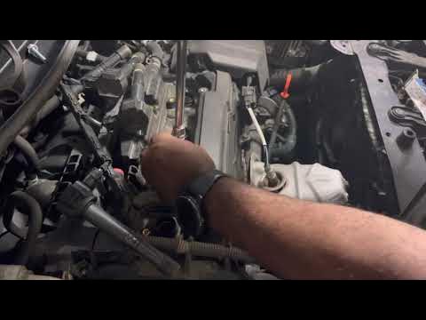 Changing Spark Plugs 2016 Honda CR-V - YouTube