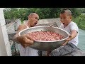 Mao Đệ Đệ Làm Bát Tiết Canh Siêu To Khổng Lồ - Món Ăn Nhiều Người  Không Dám Ăn