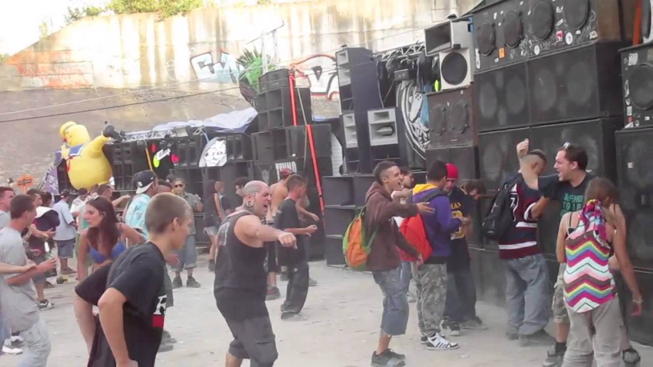 18 21 09 2k15 Borderless sound xplosion v2