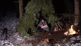 bushcraft in the Snow and cooking in the wild. Skills-Start a safe fire in wet weather with wet wood