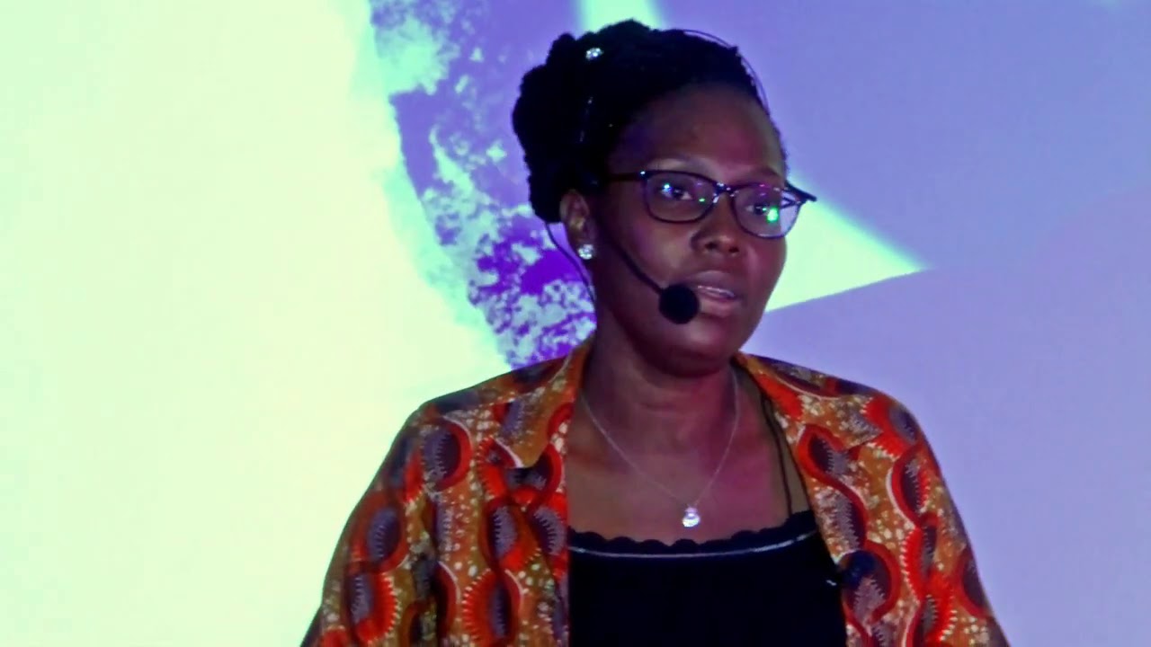 Autonomiser les femmes et les filles pour réduire la pauvreté | Djaoudath ALIDOU | TEDxCotonou