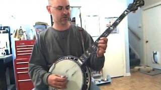 Video thumbnail of "LOTW - Banjo lessons: Blues in Scruggs style - Conclusion of D chord shape"