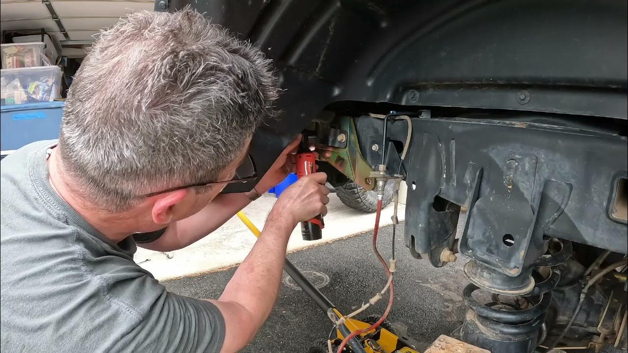 Metalcloak Rear Sway Bar Brackets Installation for a 2020 Jeep Gladiator YouTube