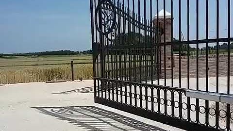 Hydro Series Hydraulic Swing Gate Operator by Quiko