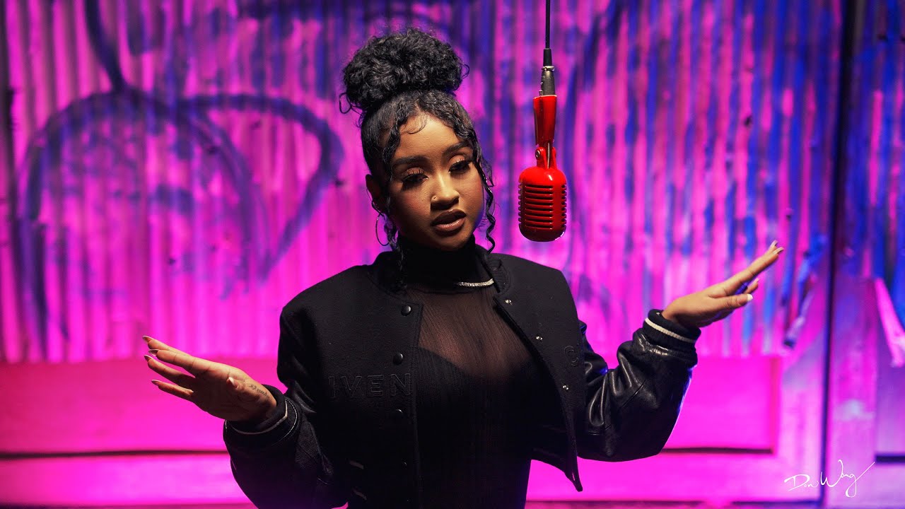 ⁣Young Lyric - Am I Your Baby || The Red Mic District Performance || Shot by Don Wong Films