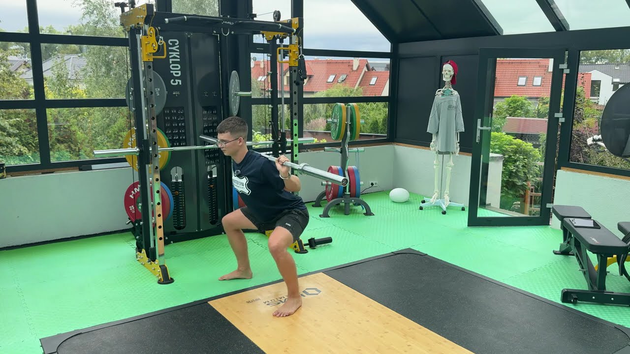 Sumo Squat ze Sztagną