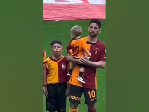 Mertens ve oğlu Ciro 🥰 #futbol #keşfet #galatasaray - YouTube