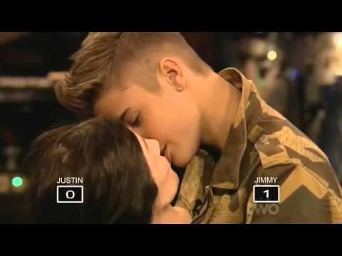Vidéo: Selena Gomez Embrasse Une Autre Femme Sur La Bouche