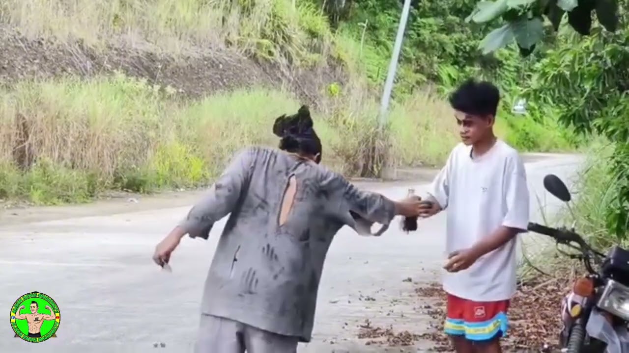 LAGAY DUME SA MUKHA PRANK.Grabi Ang GaLiT nila😂😂😂