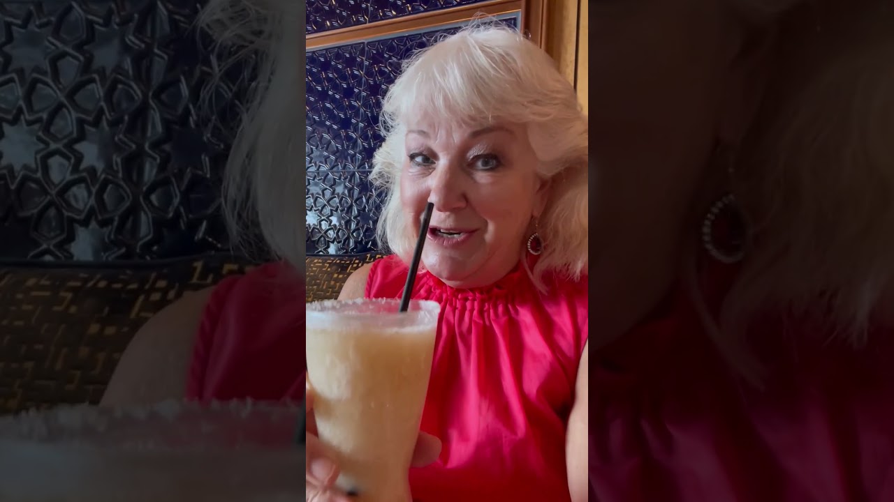 Bobbie shares the latest Cocktail on board the Crown Princess #crownprincess #cruisetour #cruiseship