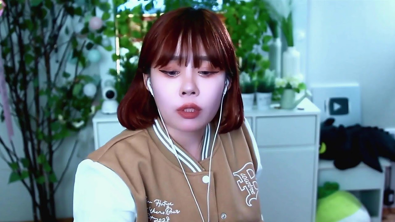 탈북민 손봄향 내가 준 선물들 잘 받았니? 마음에 드니?ㅎㅎㅎㅎ