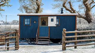 Charming Tiny House on Wheels | Cozy Rustic Shepherd’s Hut Retreat in the Countryside