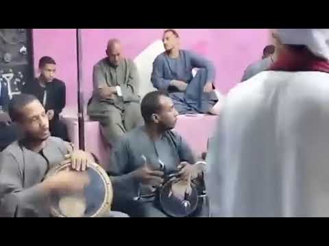 الشيخ رمضان العلواني عجبي علي اللي خدم والست وعياله لما إنكشفله النور ترك البيت وعياله