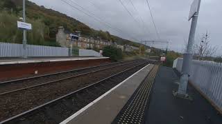 Electric train passes Bowling on 2022/10/30 at 1611 in VR180