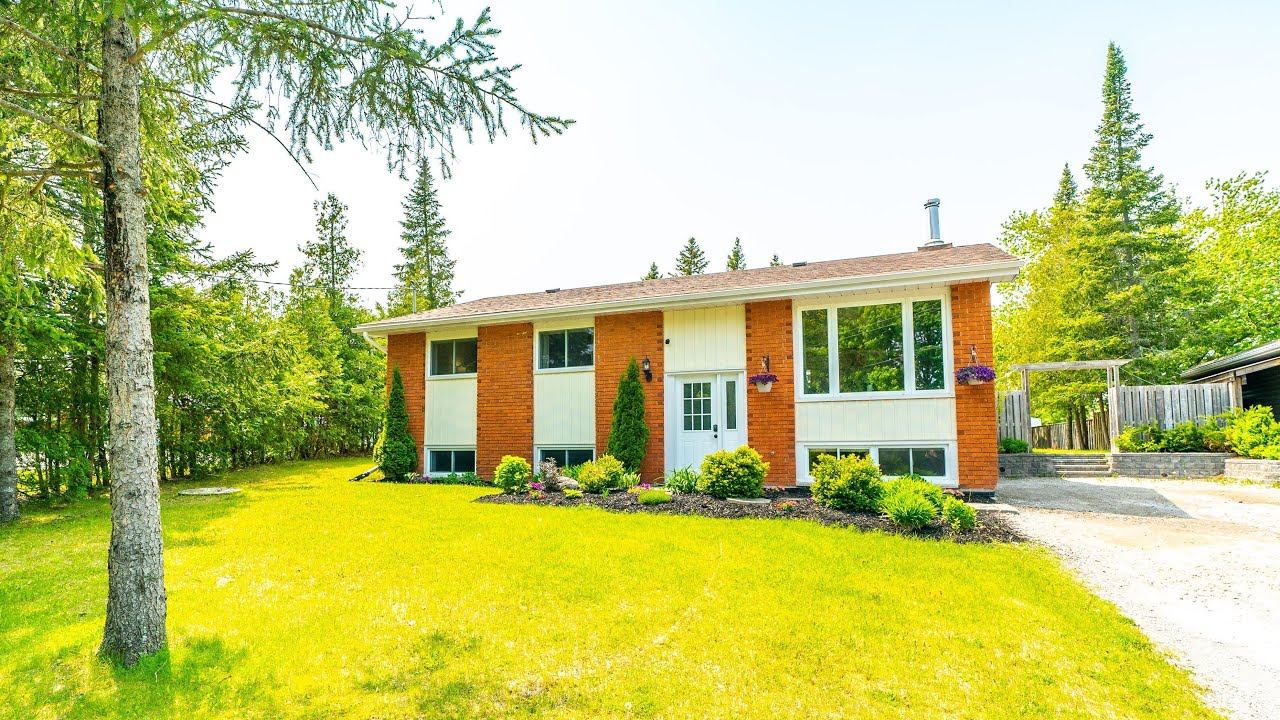 Realvideotour.ca 11 Cowans Dr, Omemee, ON Cinematic Real Estate