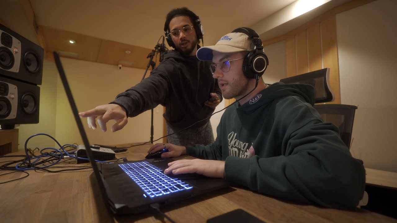 👉Haciendo MELODÍAS de REGGAETON | En el ESTUDIO con ARTISTA DOMINICANO  | Producer Life Vlog 01