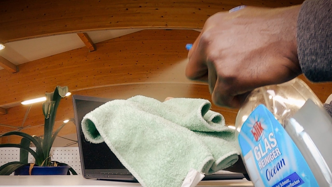 i've cleaned 2000 laptops with a $0.5 glass cleaner