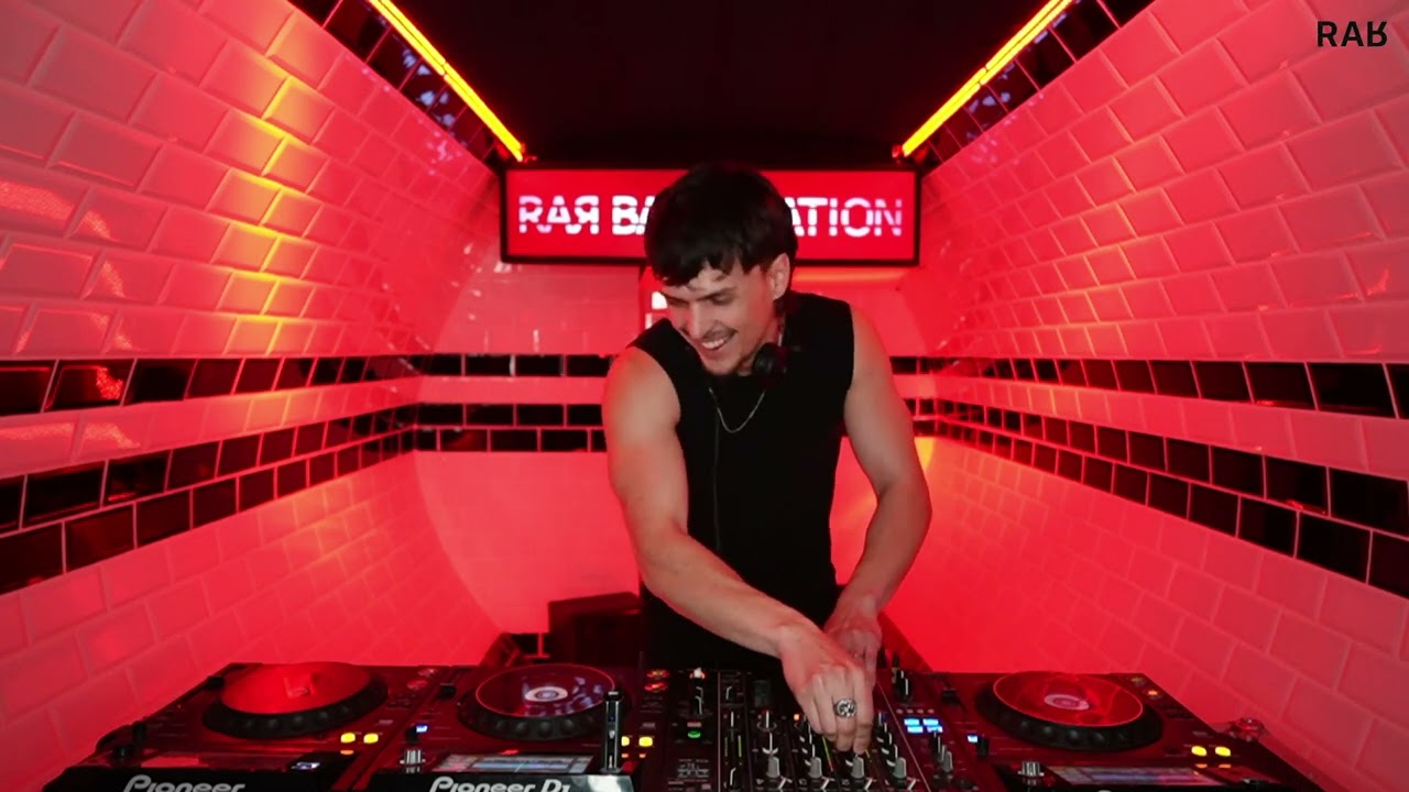 MRT / 158 BPM - BASS STATION 2 - 128 / HARD TECHNO