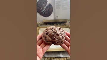 Single Serve Double Chocolate Cookie 🍫⁣⁣⁣⁣⁣⁣#cookies #galletas #chocolate #singleserve #baking