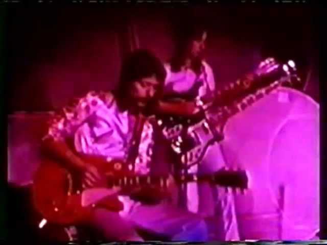 Genesis - Supper's Ready -P2- 1972 - Foxtrot - YouTube