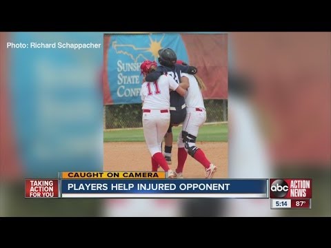 Players help injured opponent