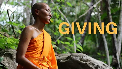 Buddhist Monks Give to Villagers - DayDayNews