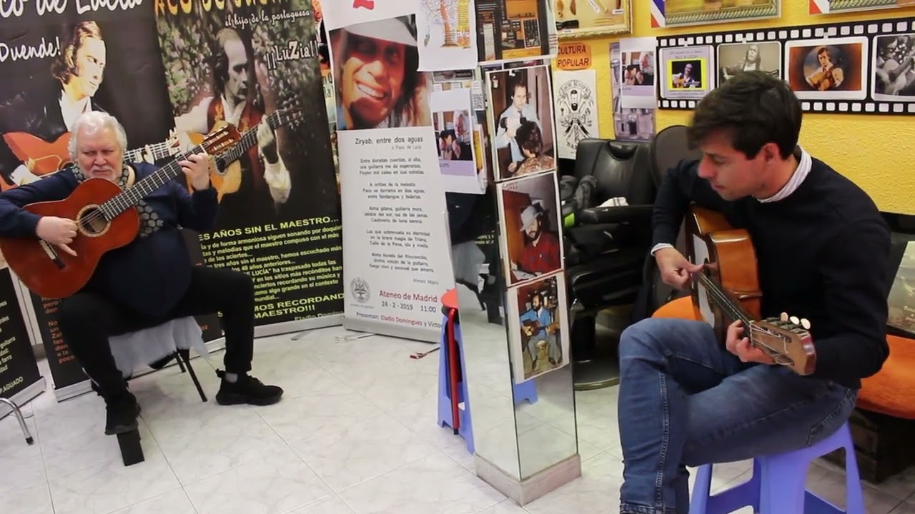 El Entri y sus alumnos con PACO de LUCÍA en la Peluquería Expotemática de Eladio