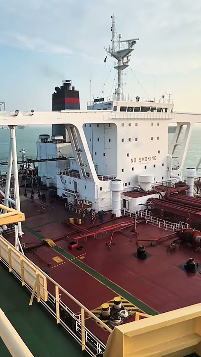 STS Operation in Tanjug Pelepas - Malaysia 🇲🇾 / VLCC vs Panamax Tanker - March 2025