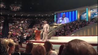 Pastor John Gray - Lakewood Church - 'Thriller'
