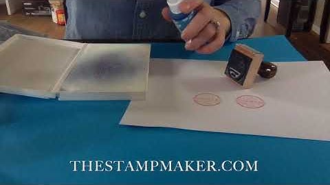 How to Clean a Rubber Stamp Before Using Another Ink Color