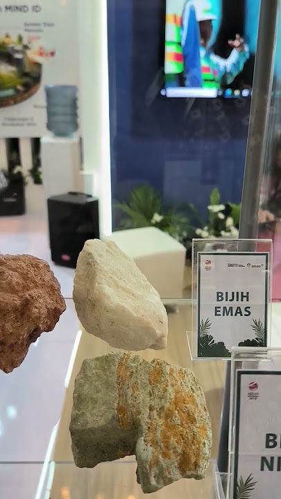 Mengenal Perbedaan Tampilan Bijih Nikel, Bijih Emas, Biji Bauksit dan Feronikel.