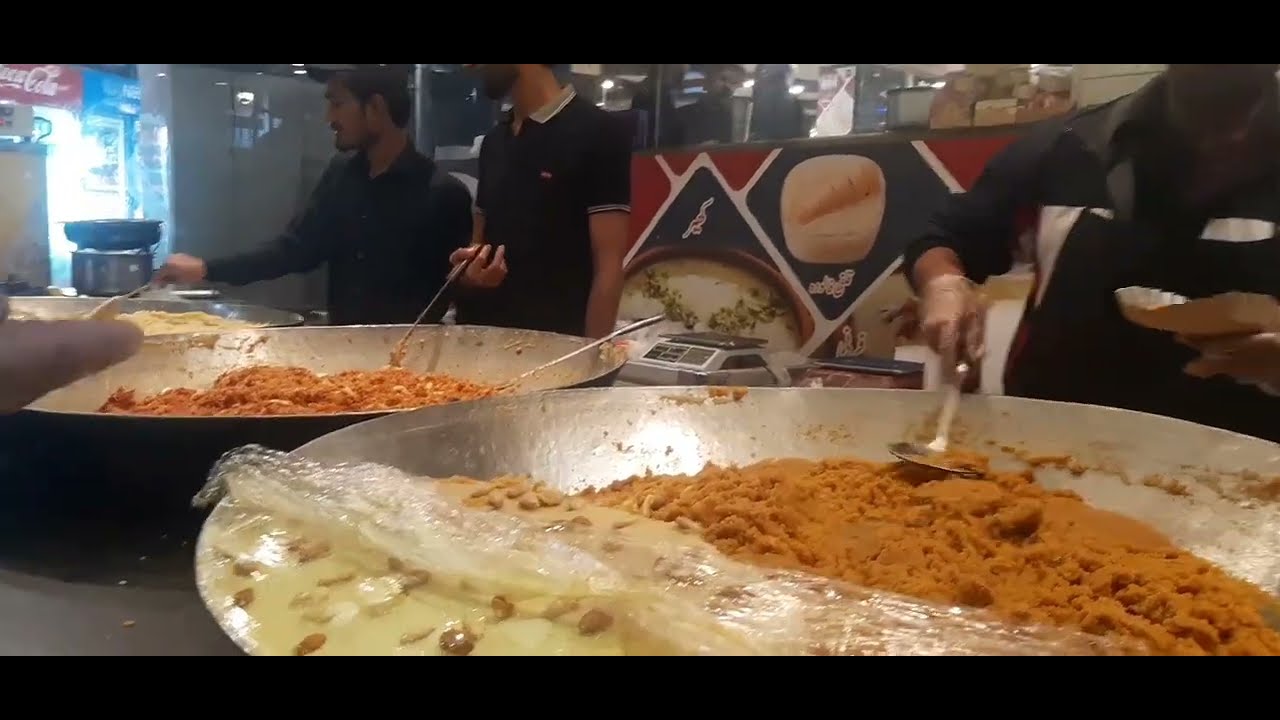 HOW DELICIOUS BUTT SWEET BAKER || LASHMII CHOWK LAHORE PUNJAB PAKISTAN || TRAVEL WITH MAK 