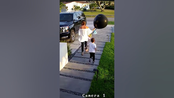 Kid Pops Gender Reveal Balloon On Purpose, Mom wasn't having it 😂