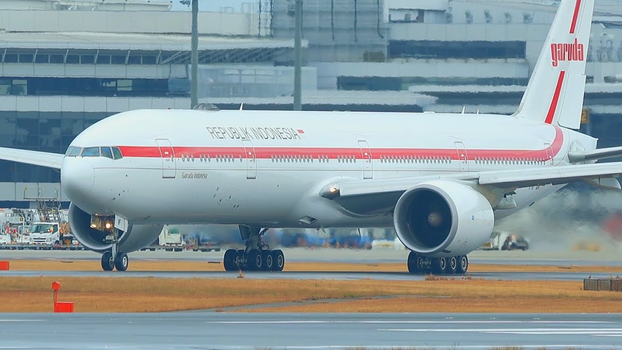 Amazing Takeoff! Garuda Indonesia 777-300ER PK-GIF — ATC + GE90 Engine Sound