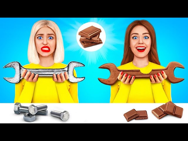 Tantangan Makanan Asli vs Makanan Coklat | Situasi Lucu Makanan oleh RATATA class=