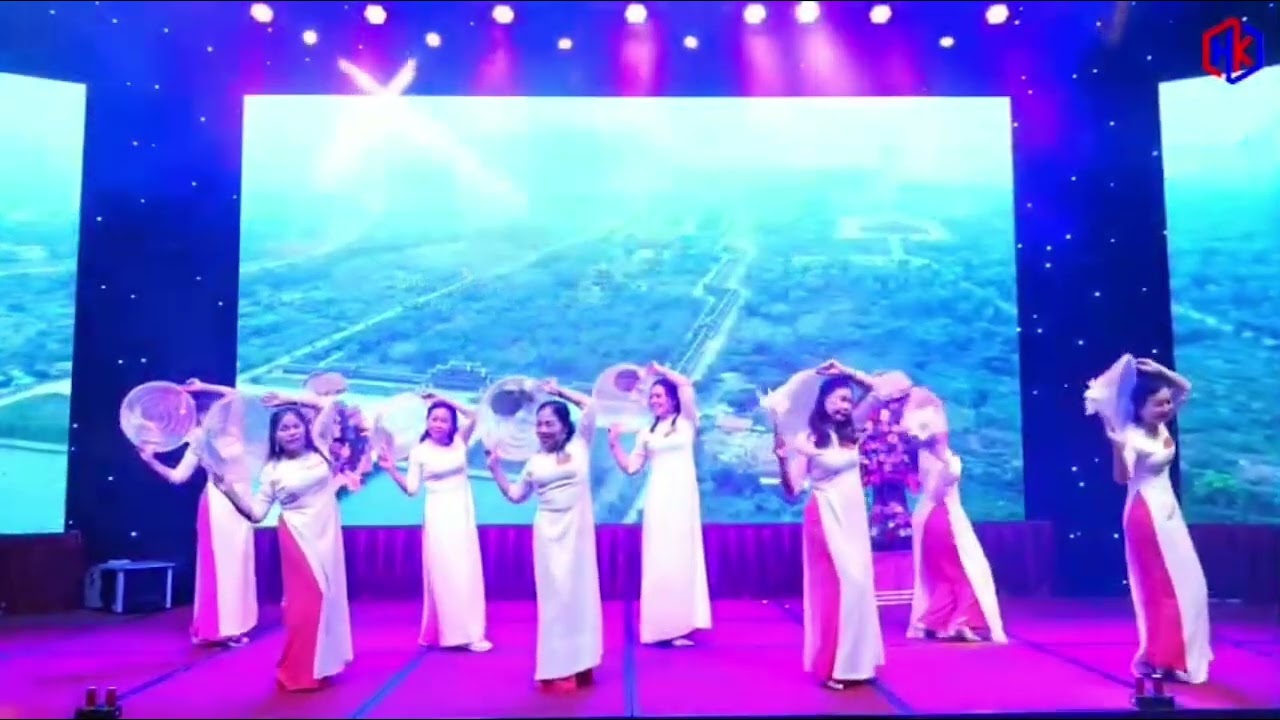 múa nón Ninh Bình một khúc ca. Nhóm MLT Thành phố Tam Điệp tỉnh Ninh Bình