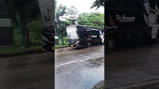 Pendanakan Bus Po Haryanto Saat Masuk Tol