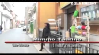 Miniatura de vídeo de "Mimmo Taurino - E fernuta a zezzenella (Video Ufficiale)"